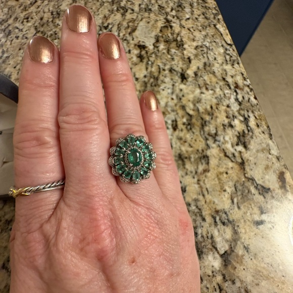 Vintage Emerald Ring - Picture 5 of 6